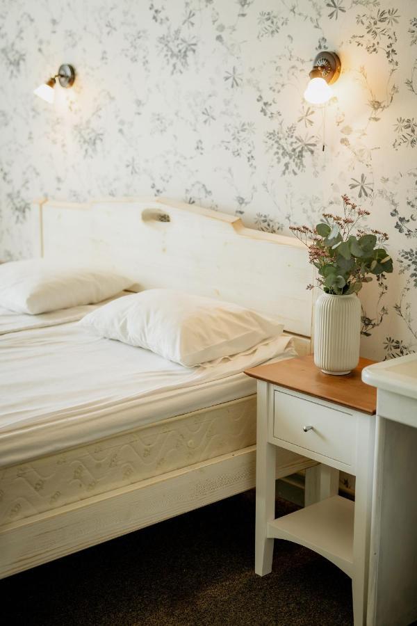 Vanalinna Boutique Hotel Kuressaare Bagian luar foto