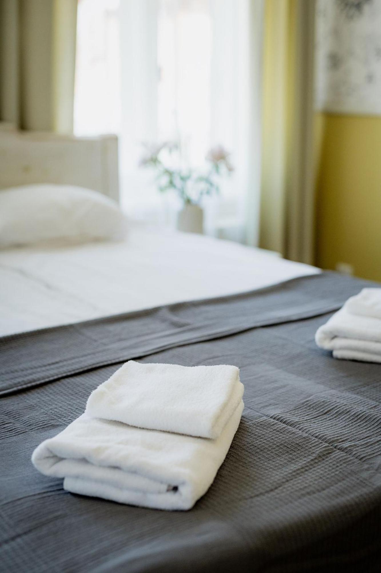 Vanalinna Boutique Hotel Kuressaare Bagian luar foto