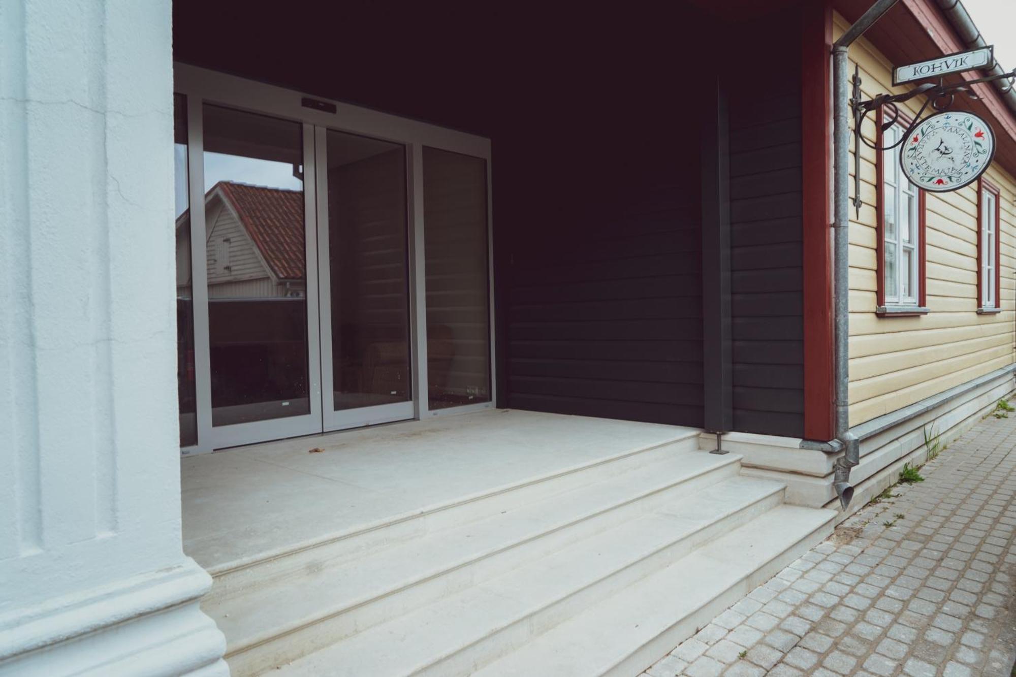 Vanalinna Boutique Hotel Kuressaare Bagian luar foto