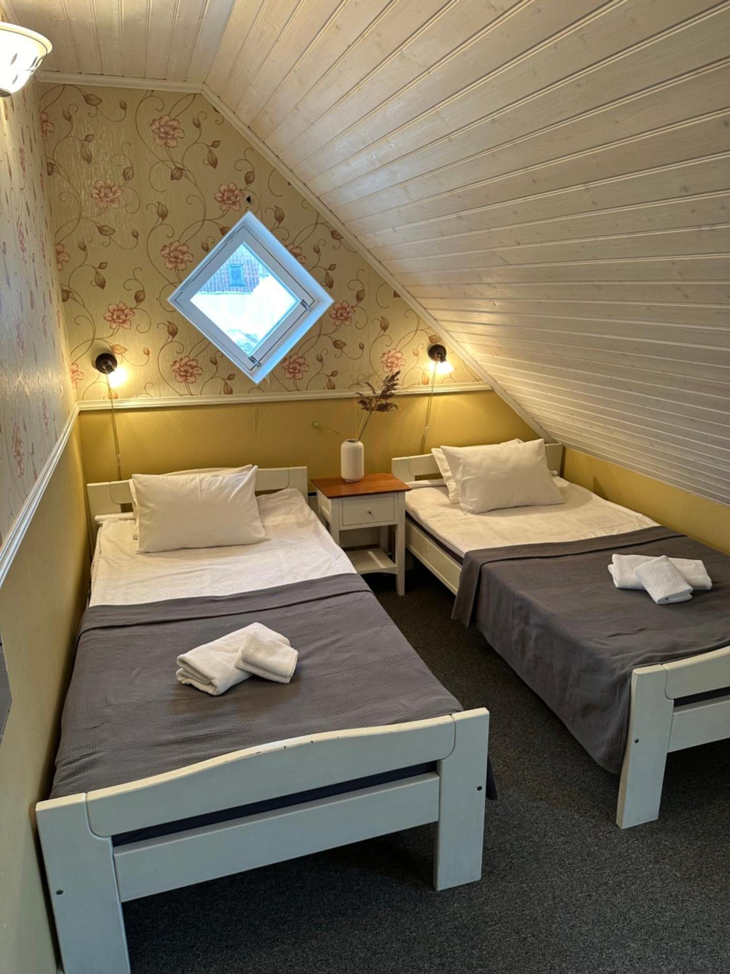 Vanalinna Boutique Hotel Kuressaare Bagian luar foto