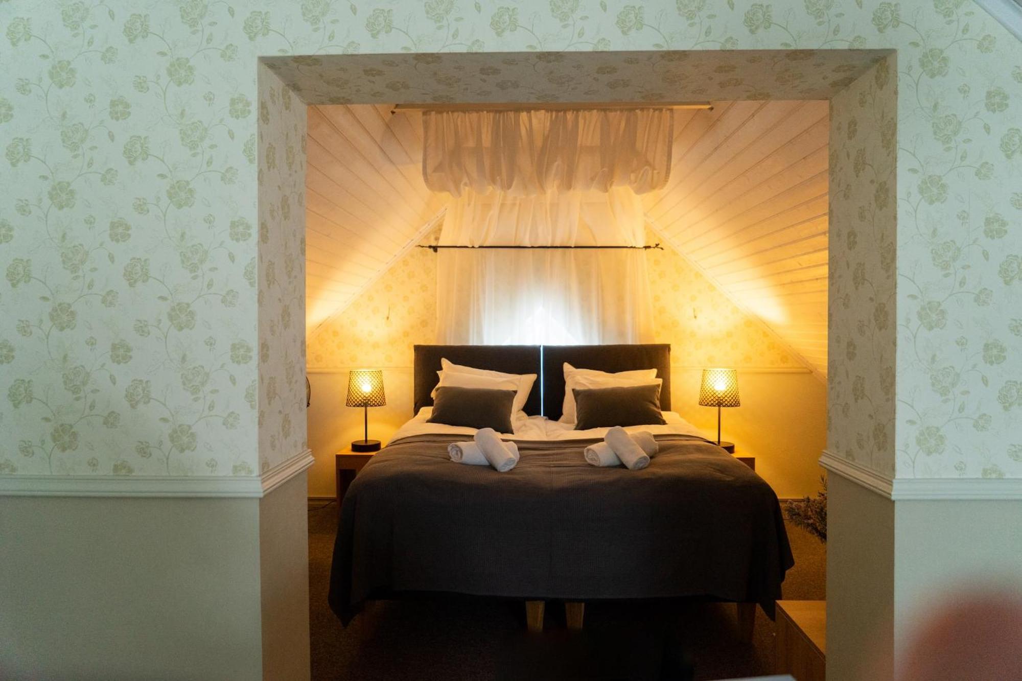 Vanalinna Boutique Hotel Kuressaare Bagian luar foto