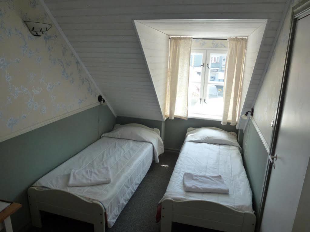 Vanalinna Boutique Hotel Kuressaare Bagian luar foto