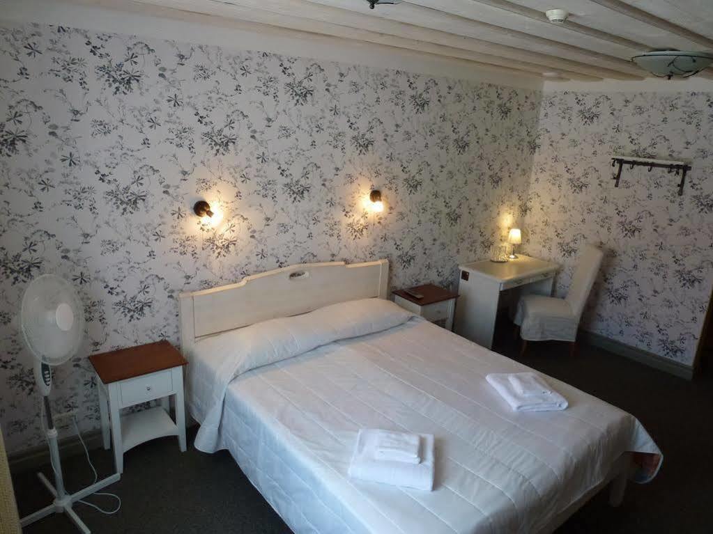 Vanalinna Boutique Hotel Kuressaare Bagian luar foto